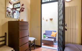 Florence Ariento Romantic Apartment